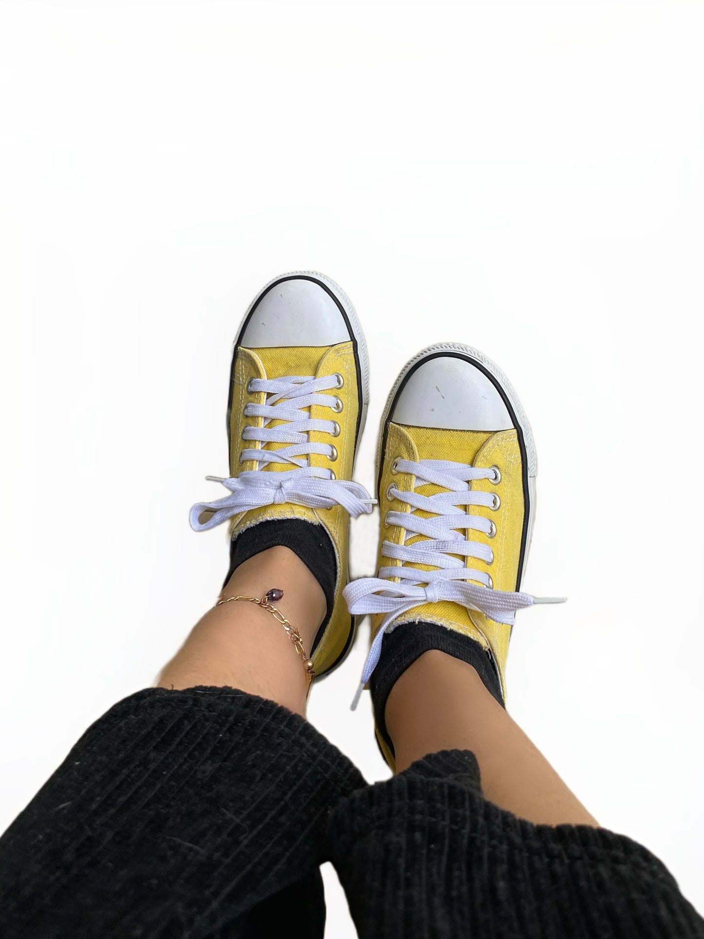 Converse Amarillos